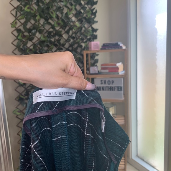 Valerie Stevens Set - Picture 8 of 9